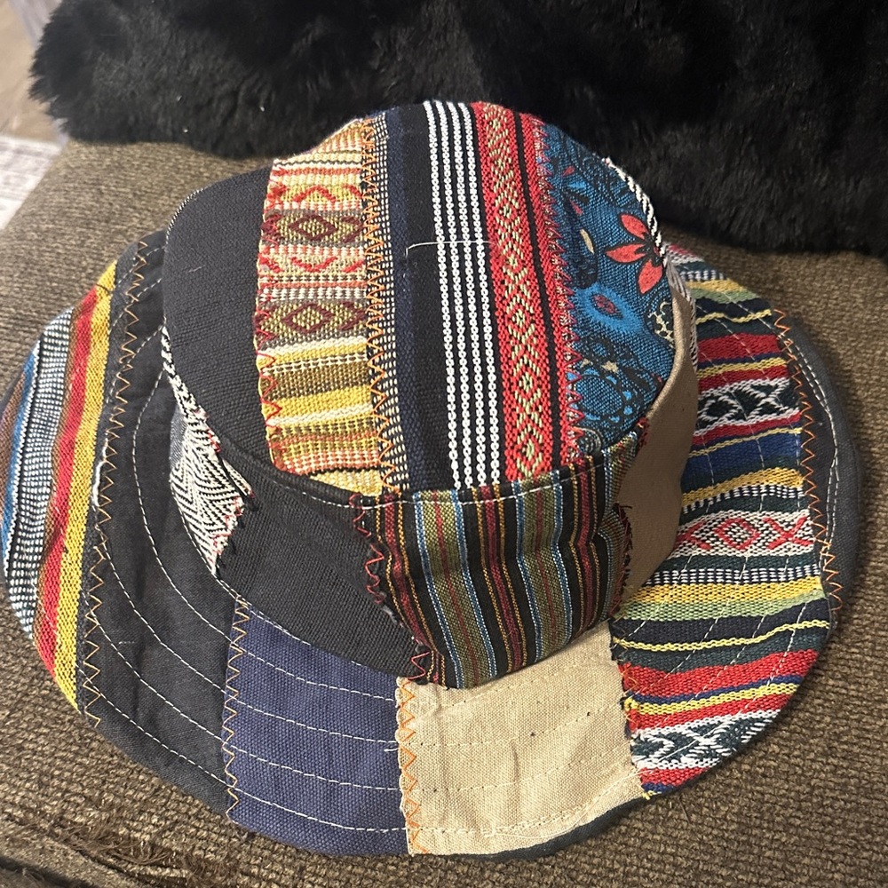 Bucket hat